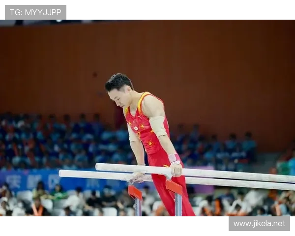 邹敬园训练场上冷峻一板，转身居然是隔壁大爷早晨遛弯气场？